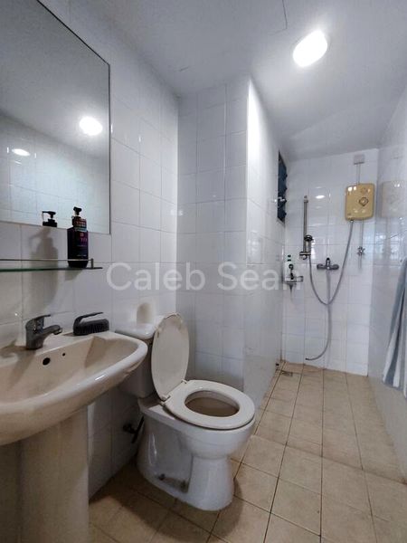 4 Room (4A) HDB for Rent in  49 Strathmore Avenue - Image 7